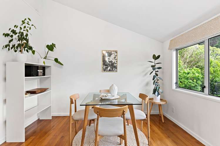 88 Larsen Crescent Tawa_5