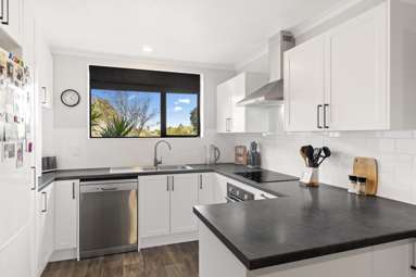 20 Les Marston Place_1