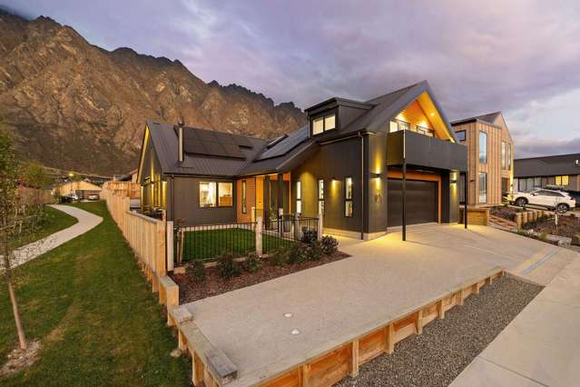 Family haven with bonus unit!