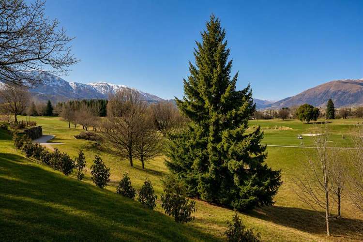 139/140 Butel Villa Millbrook Resort_2
