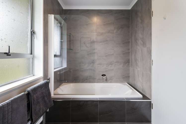 10 Suffolk Crescent Feilding_16