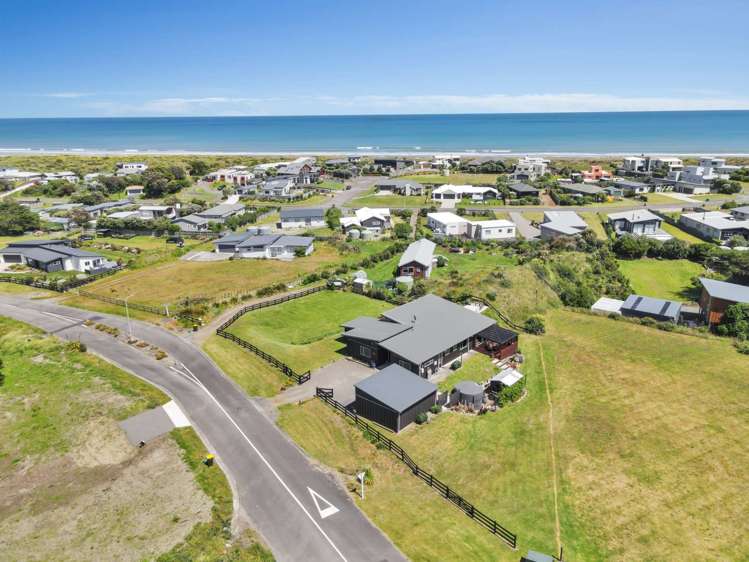 183/187 Park Avenue Waitarere Beach_1