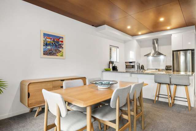 1/3 Severn Street Island Bay_3