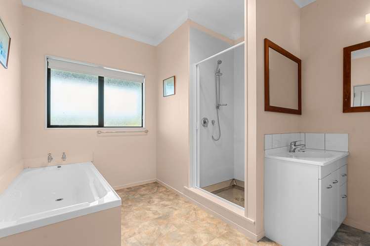 4 Carrington Drive Carterton_11