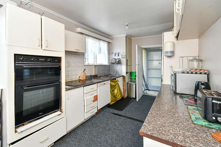 734 Massey Road Mangere_4