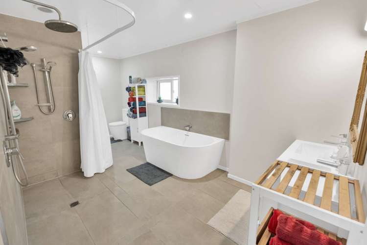 9 Cobham Dr . Kawerau_30
