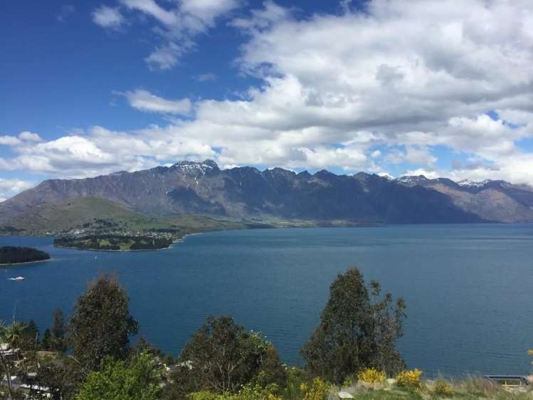 12 Lordens Place Fernhill/Sunshine Bay_4