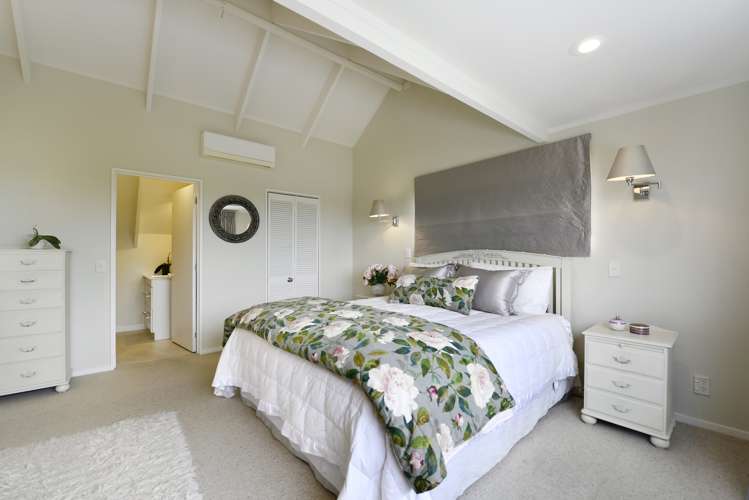 21 Farnham Drive Richmond_11