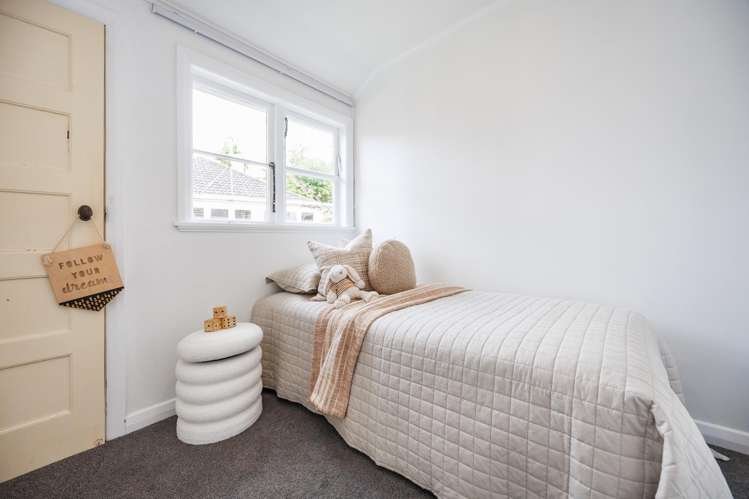 63 Savage Crescent West End_9