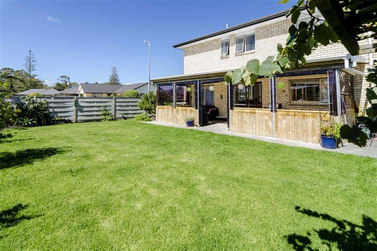 1 Aitkenhead Court Parakai_8