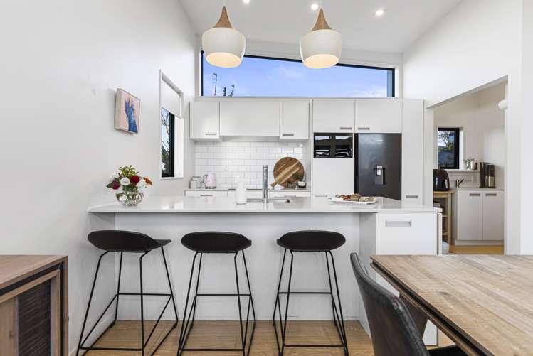 15 Beach Road Mellons Bay_10