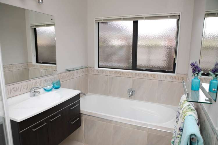 26 Conifer Grove Kamo_7