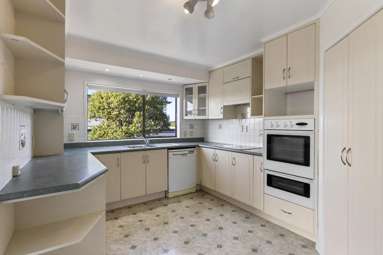 43A and 43B Eastcliffe Road_4