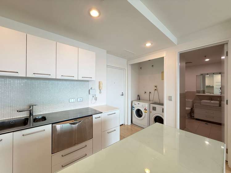 18 Beach Road Auckland Central_10