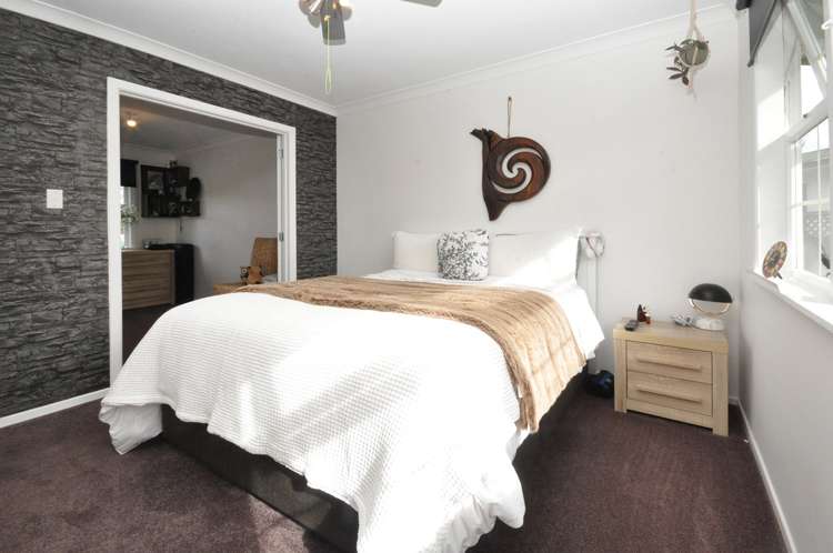 27 Clinton Avenue Te Atatu Peninsula_13