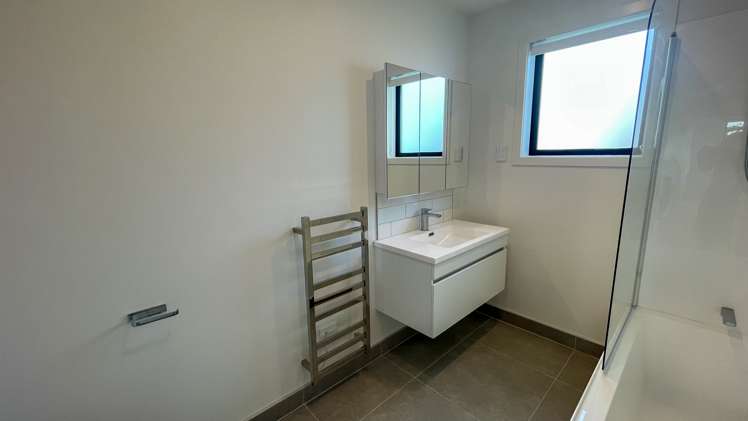 3/5 Brandon Road Glen Eden_11