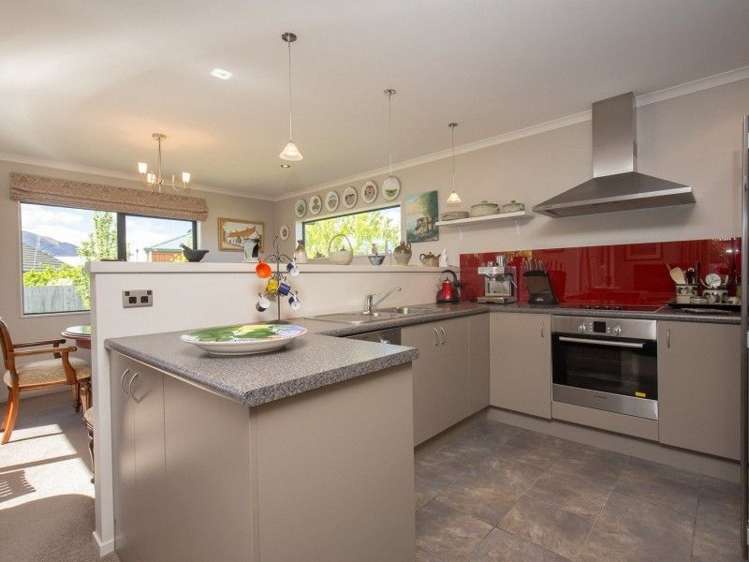 6 Hunt Place Albert Town_6