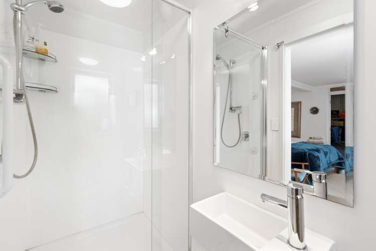 18 Robbie Street Foxton Beach_21