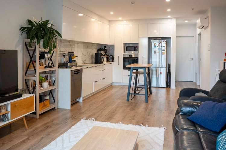 1A/104 KINGS ROAD_0