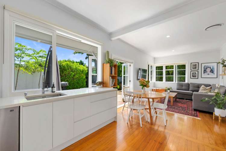 60 Old Lake Road Narrow Neck_6