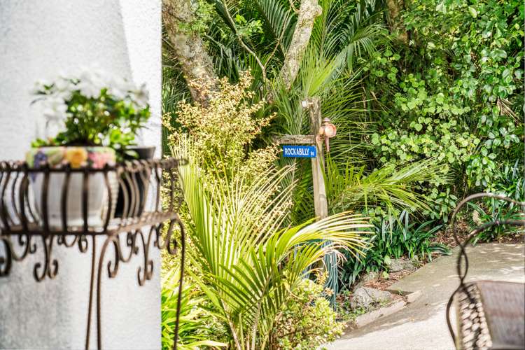 854 West Coast Road Waiatarua_20