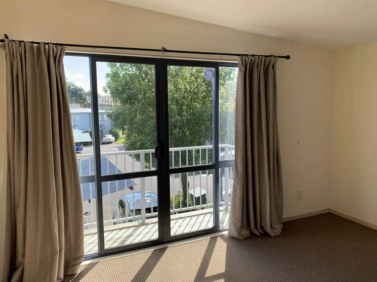 4/8 Soljak Place Mount Albert_9