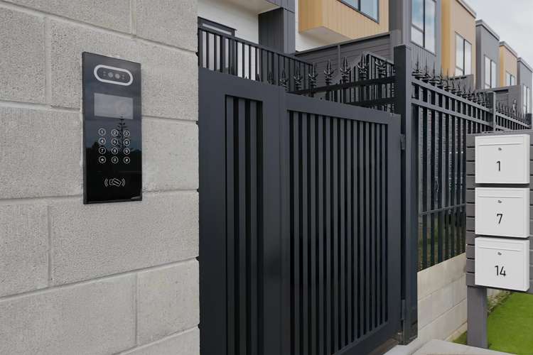 1-6,10-12/16-18, 20 42 Captain Scott Road Glen Eden_35