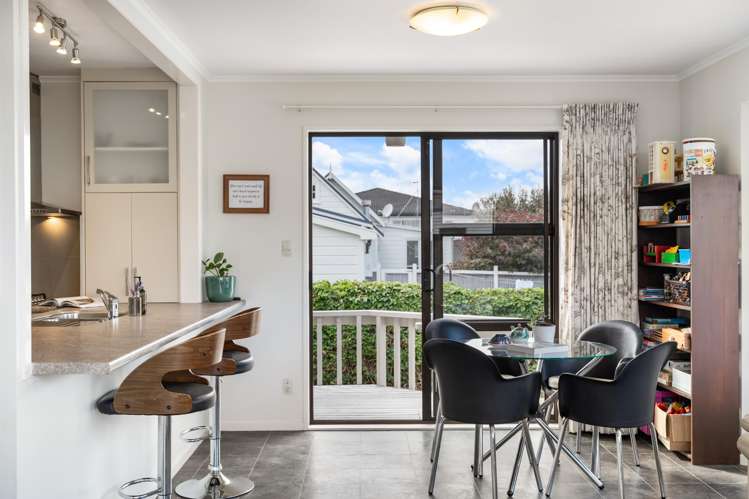 53 Beach Road Mellons Bay_15