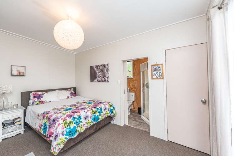 122a No 2 Line Okoia_12