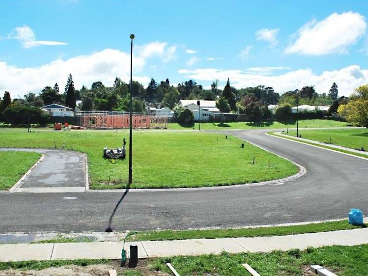 33 Tarata Grove Masterton_8