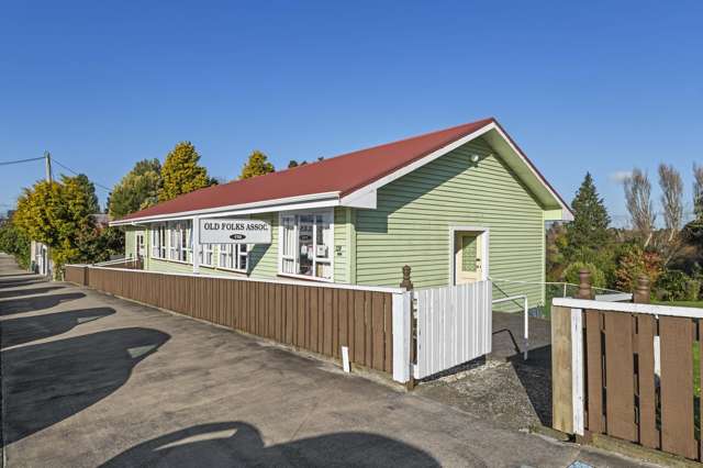 Versatile Hall Venue with Garden in Eltham Awaits