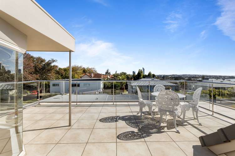 242a Lake Road Hauraki_12