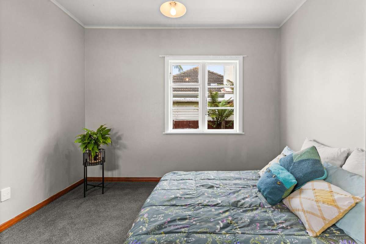 82 Latham Street_4