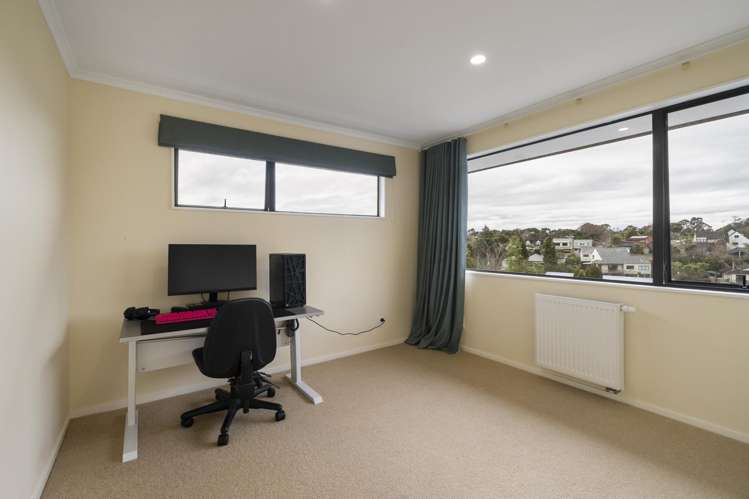 35 Springdale Grove Fitzherbert_18