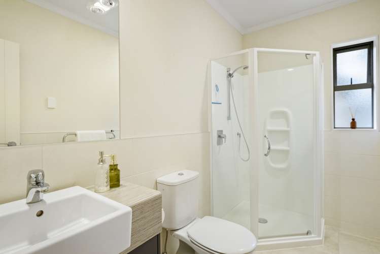 6 Solstone Place Flat Bush_23