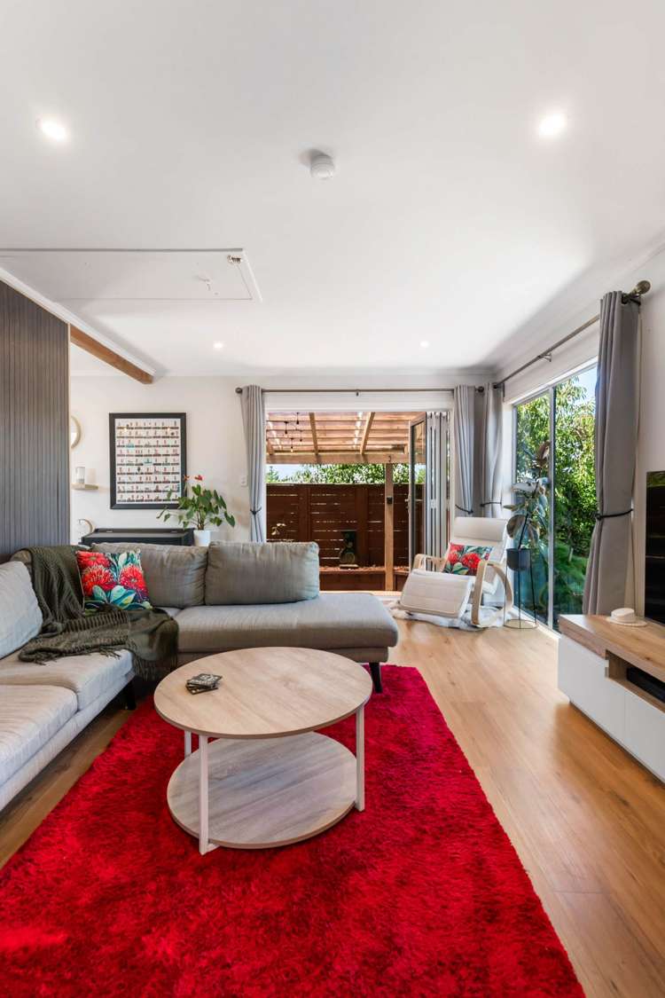 2/57 Solar Road Glen Eden_26