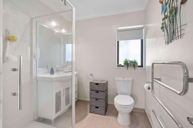 30 Ian Peter Way Otaki_10