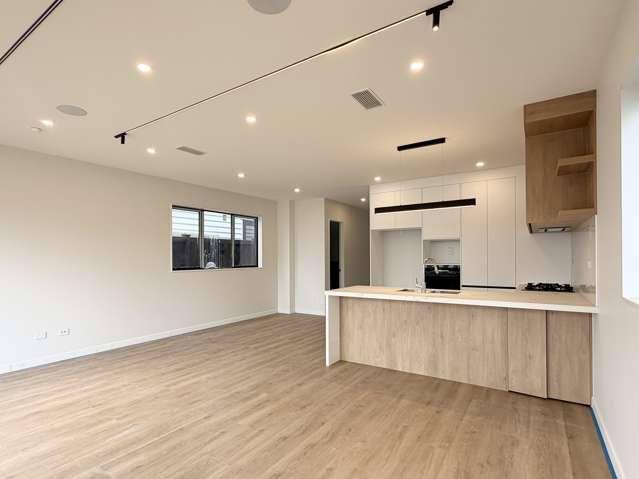 80C Tukutata Crescent Milldale_2