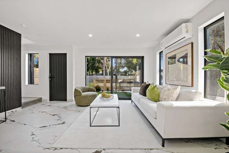 Lot 1-3/57 Yeovil Road_4