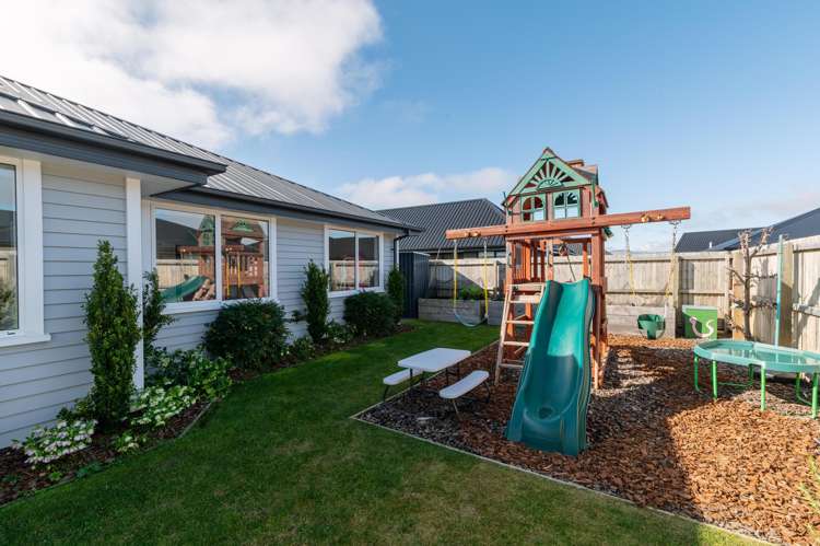 120 Southfield Drive Lincoln_19