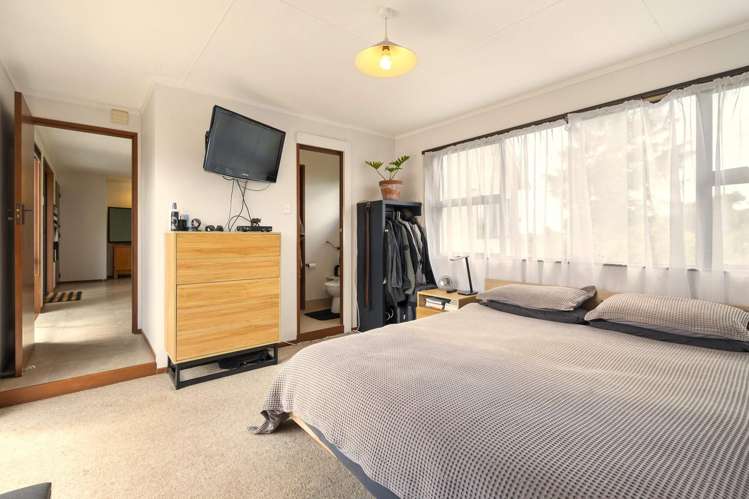 203 Fergusson Road Halcombe_12
