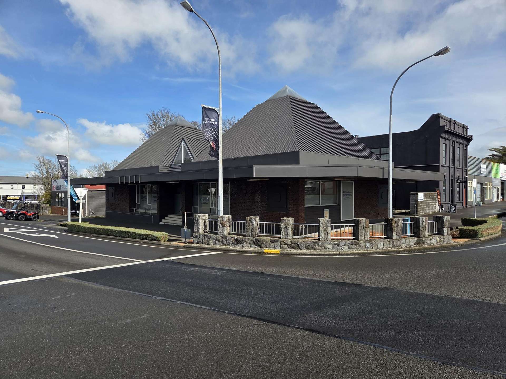 323 Broadway Stratford_0