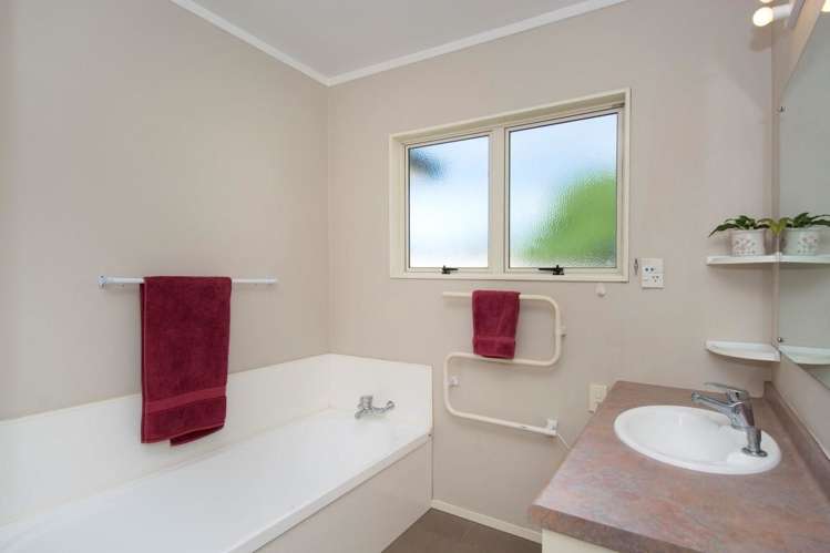 16 Kentia Avenue Mount Maunganui_11