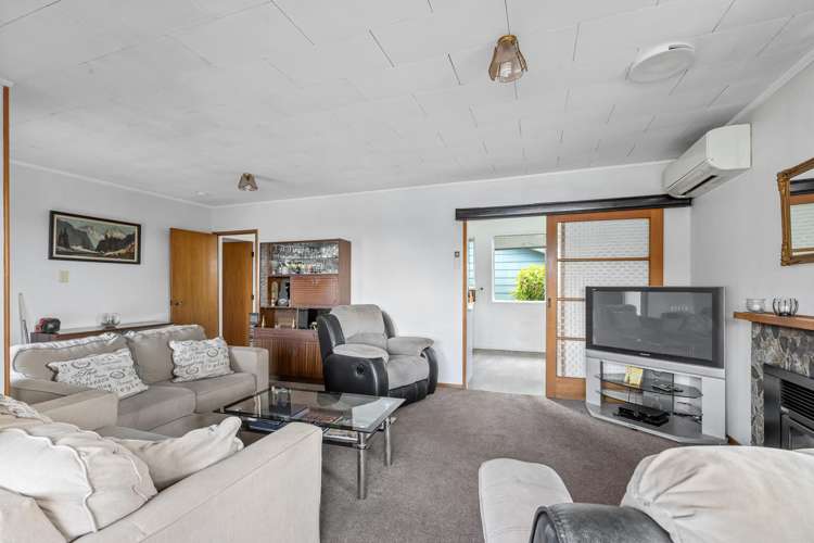 46 Easton Park Parade Glenfield_3