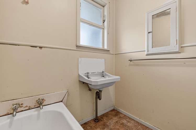 6 Wordsworth Crescent Enderley_9