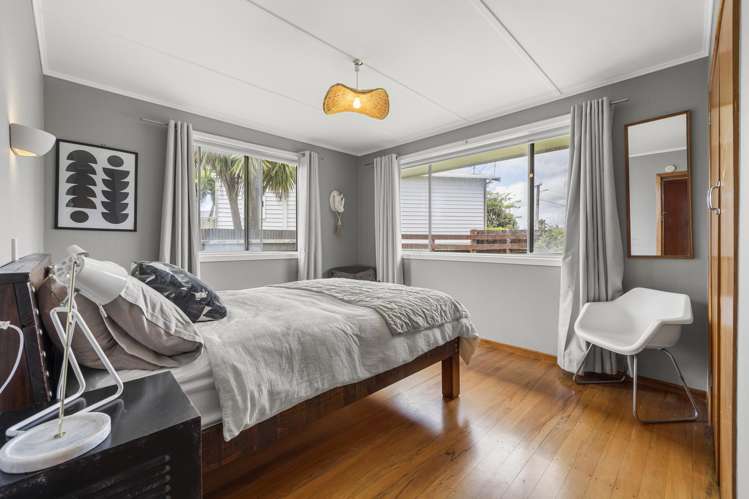 20 Wallis Street Raglan_12