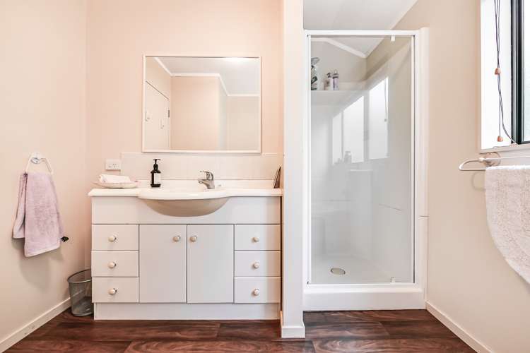 4 Akona Lane Hamilton East_16