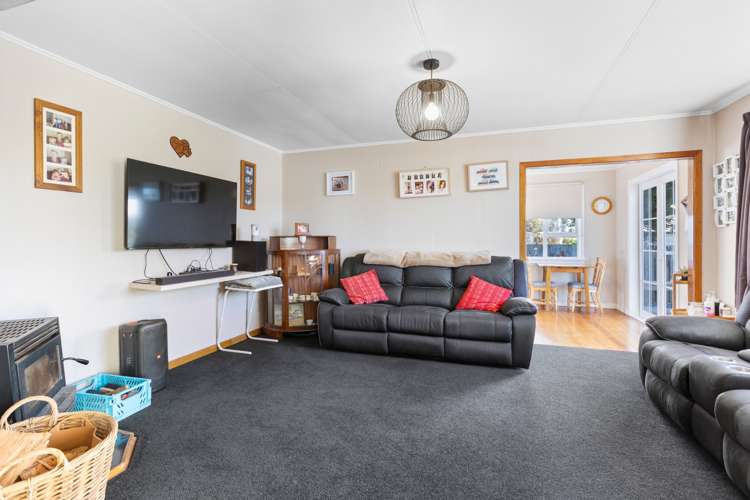 16 Cumming Street Okato_12