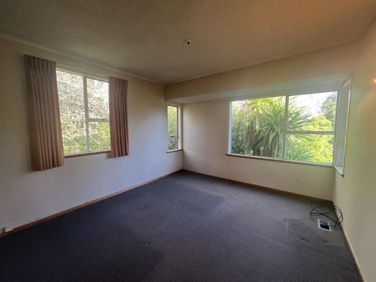 8 Comries Road 1053_7