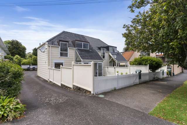 2 bedroom unit with garage in Remuera